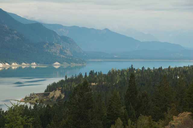 The Columbia Lake and River